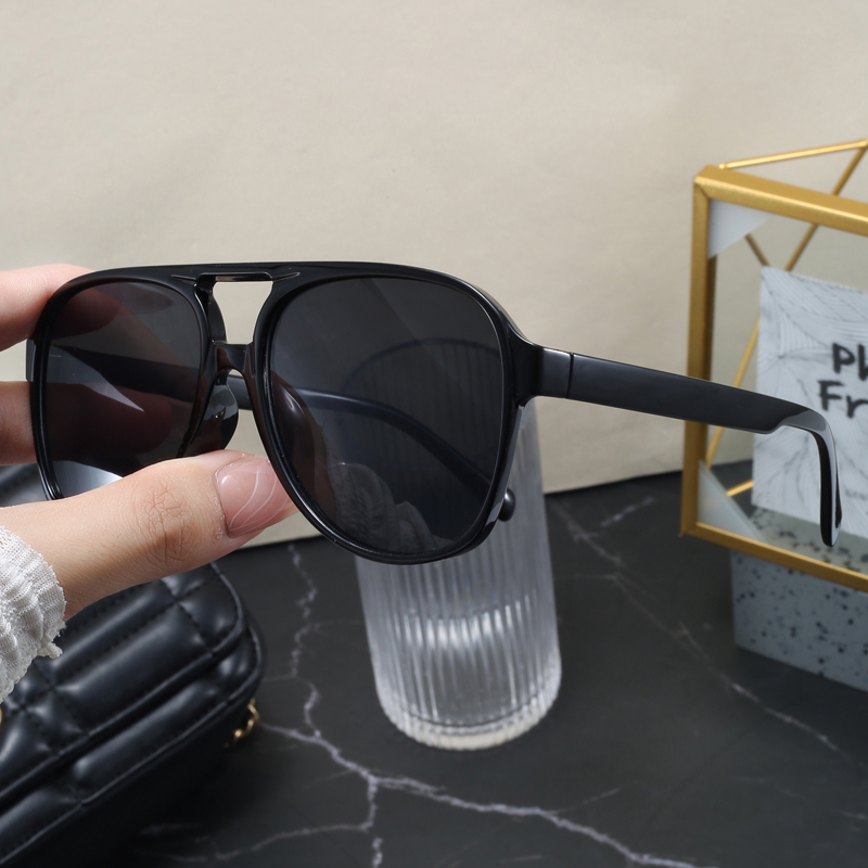 Unisex Fashion Sunglasses UV40 - Men'S Fashion 70S ulasan dan harga